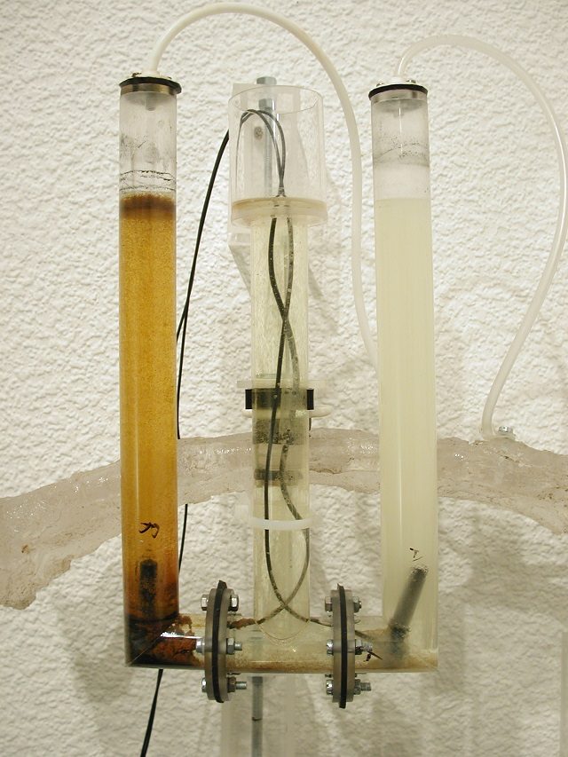 Marcus Ahlers: Electrolysis System (2004). Saltwater, plastic, rubber, carbon electrodes, cable. Photo: Marcus Ahlers.